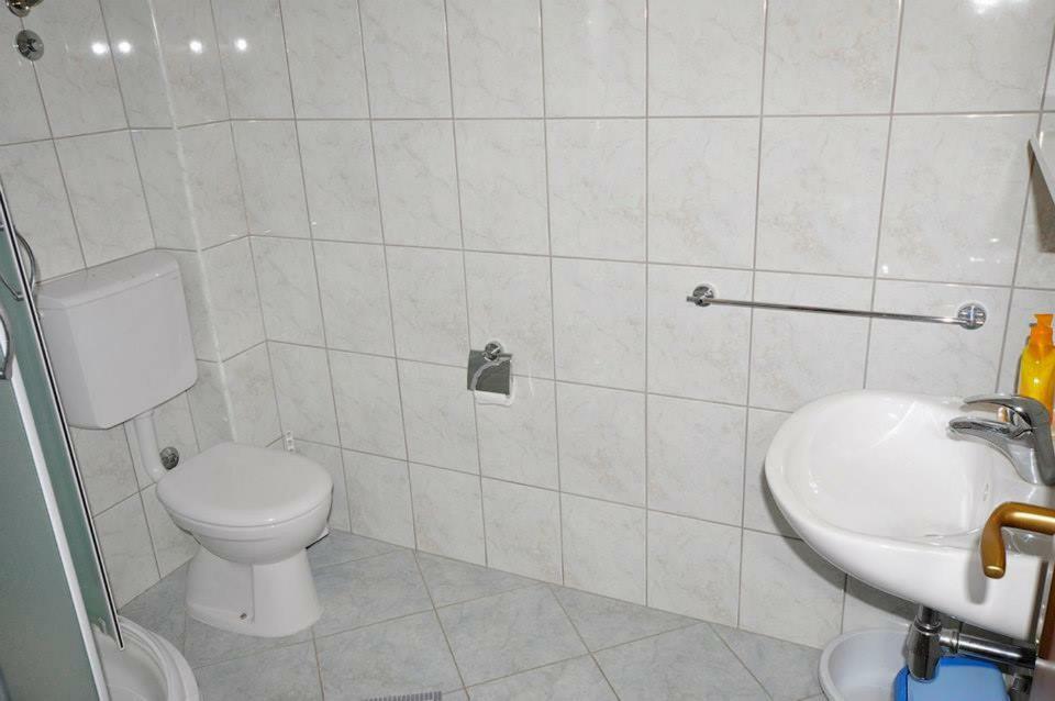 פלוצ'ה Apartments Franic מראה חיצוני תמונה