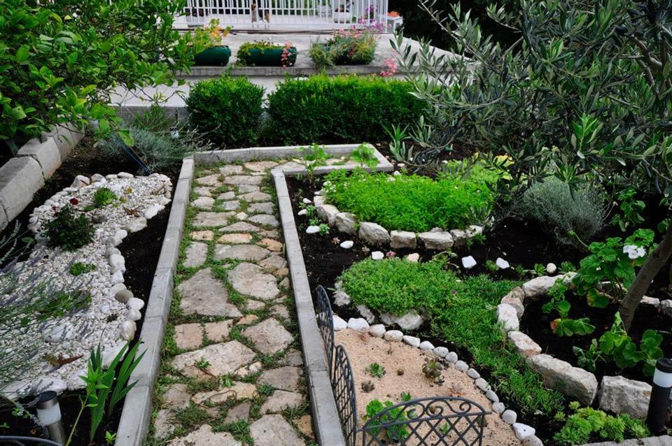 פלוצ'ה Apartments Franic מראה חיצוני תמונה